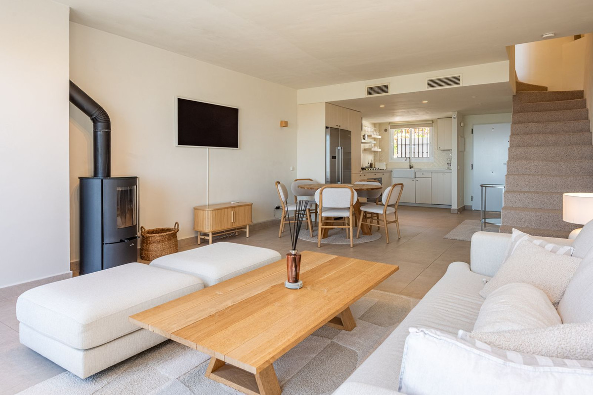 2 bedroom Townhouses for sale in Altos de los Monteros – R5343076