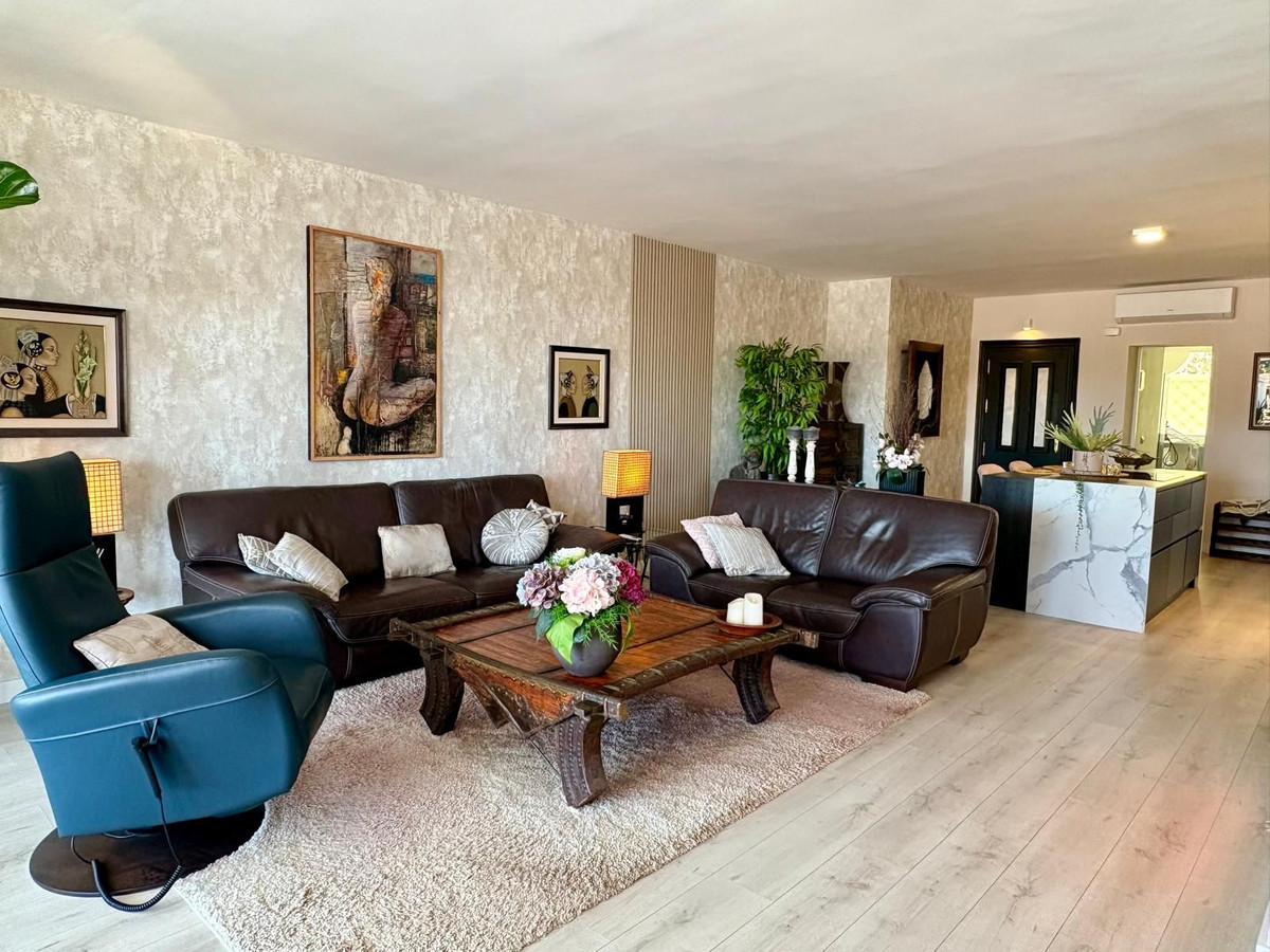 2 bedroom Apartments for sale in La Quinta – R5320198