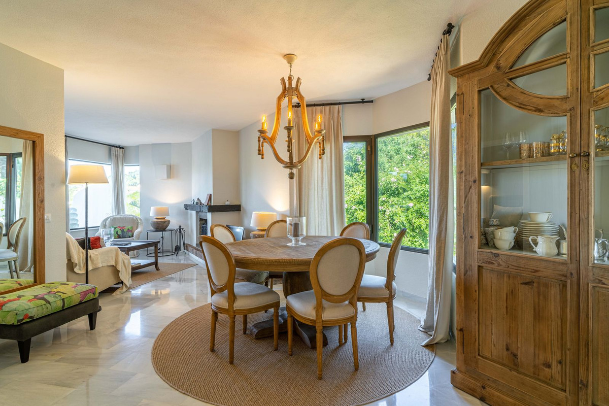 2 bedroom Apartments for sale in Calahonda – R5330416