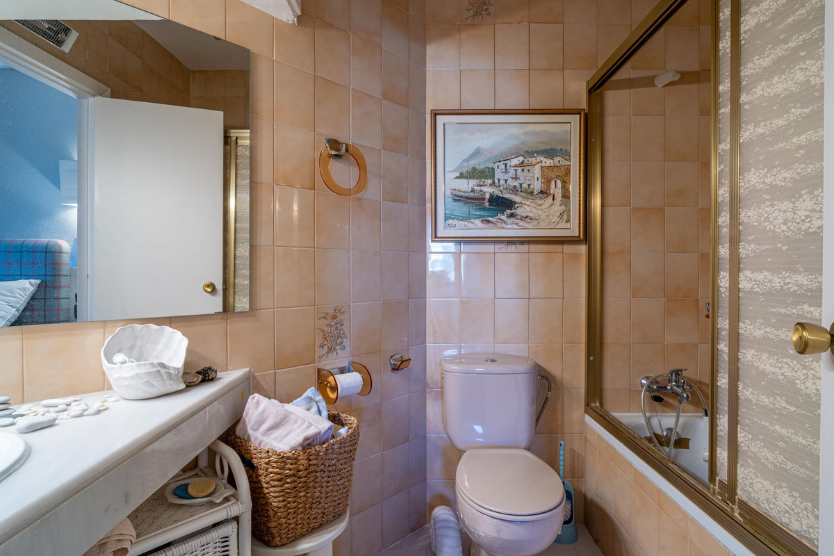 2 bedroom Apartments for sale in Calahonda – R5330416