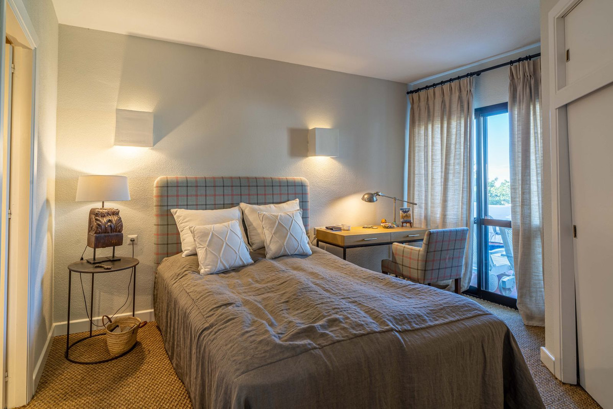 2 bedroom Apartments for sale in Calahonda – R5330416