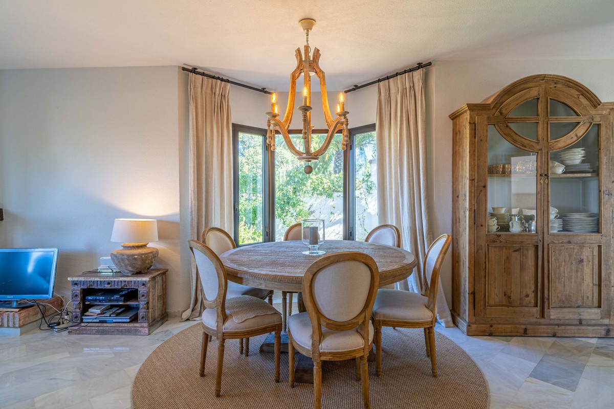 2 bedroom Apartments for sale in Calahonda – R5330416