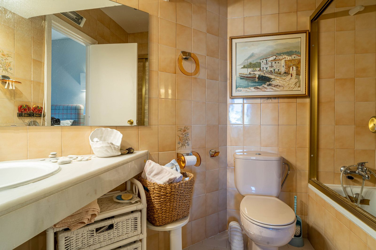 2 bedroom Apartments for sale in Calahonda – R5330416