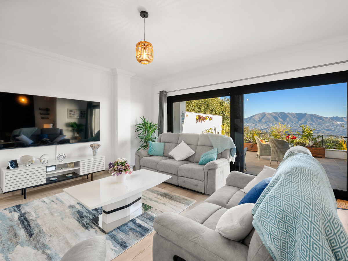 3 bedroom Townhouses for sale in Marbella – R5294245