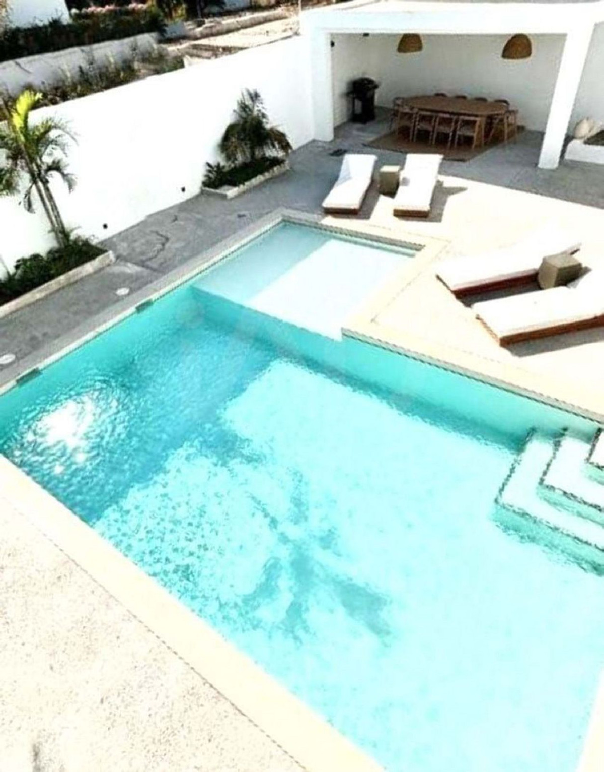 6 bedroom Villas for sale in Marbella – R5317543