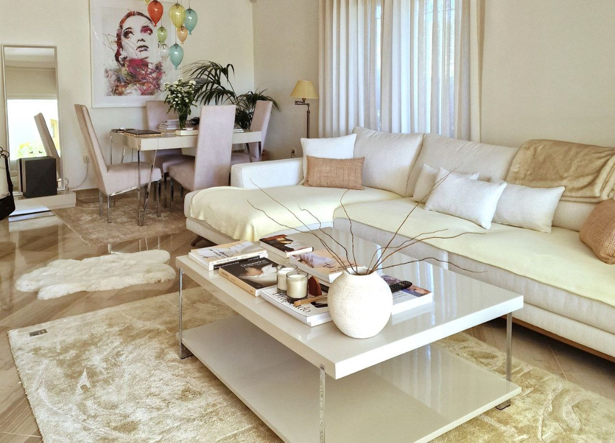 2 bedroom Apartments for sale in Elviria – R5329573