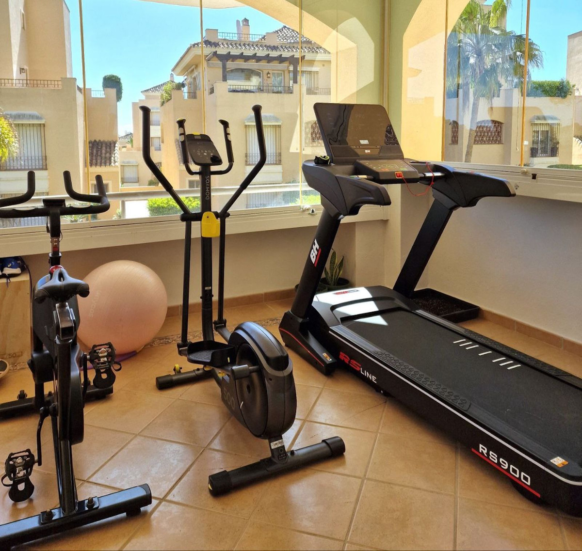 2 bedroom Apartments for sale in Elviria – R5329573