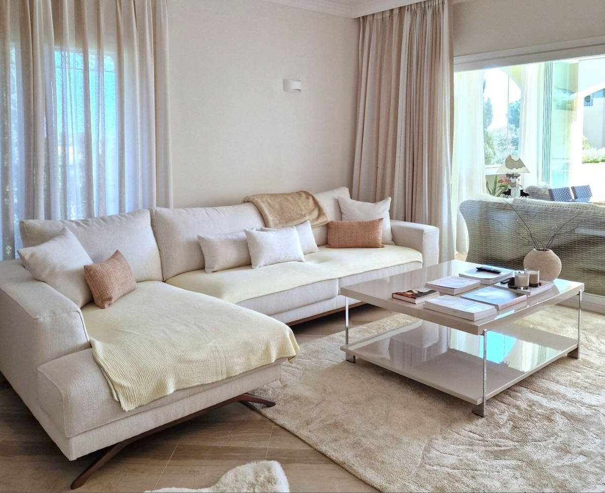 2 bedroom Apartments for sale in Elviria – R5329573