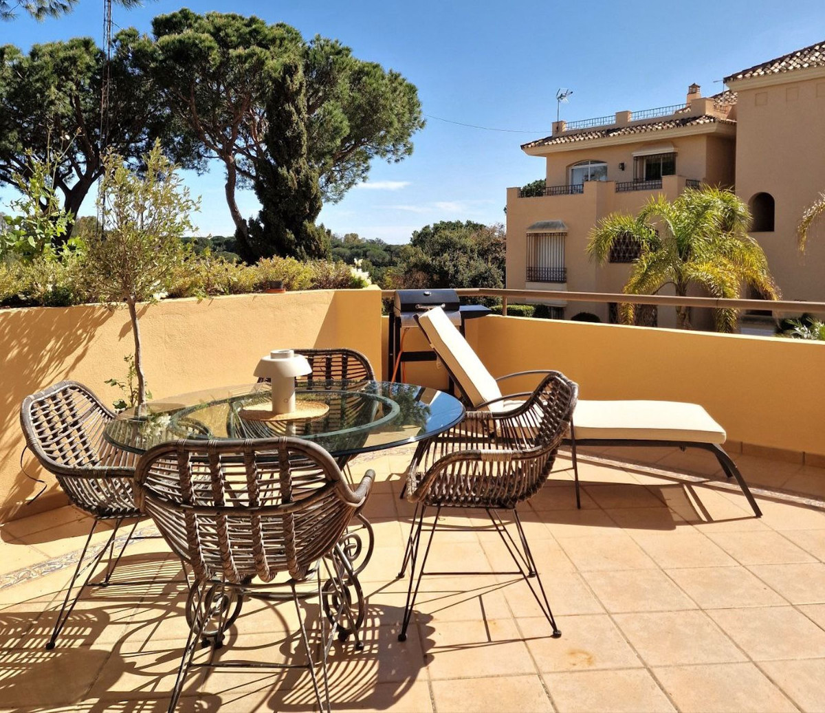 2 bedroom Apartments for sale in Elviria – R5329573