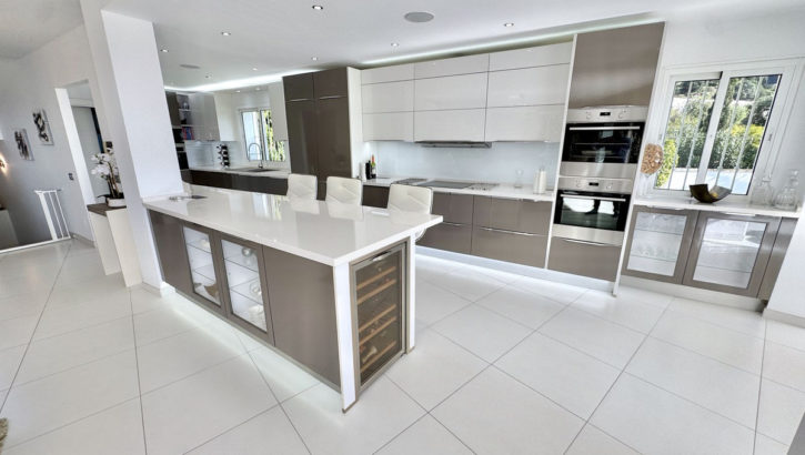 5 bedroom Villas for sale in Calahonda – R5319469 5 bedroom Villas for sale in Calahonda – R5319469 in