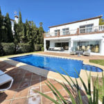 5 bedroom Villas for sale in Calahonda – R5319469