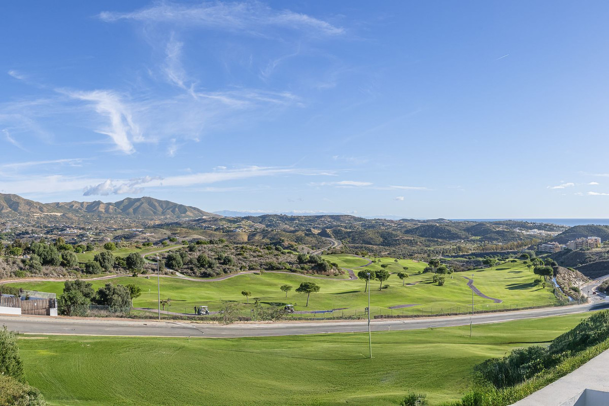 2 bedroom Apartments for sale in La Cala de Mijas – R5309245