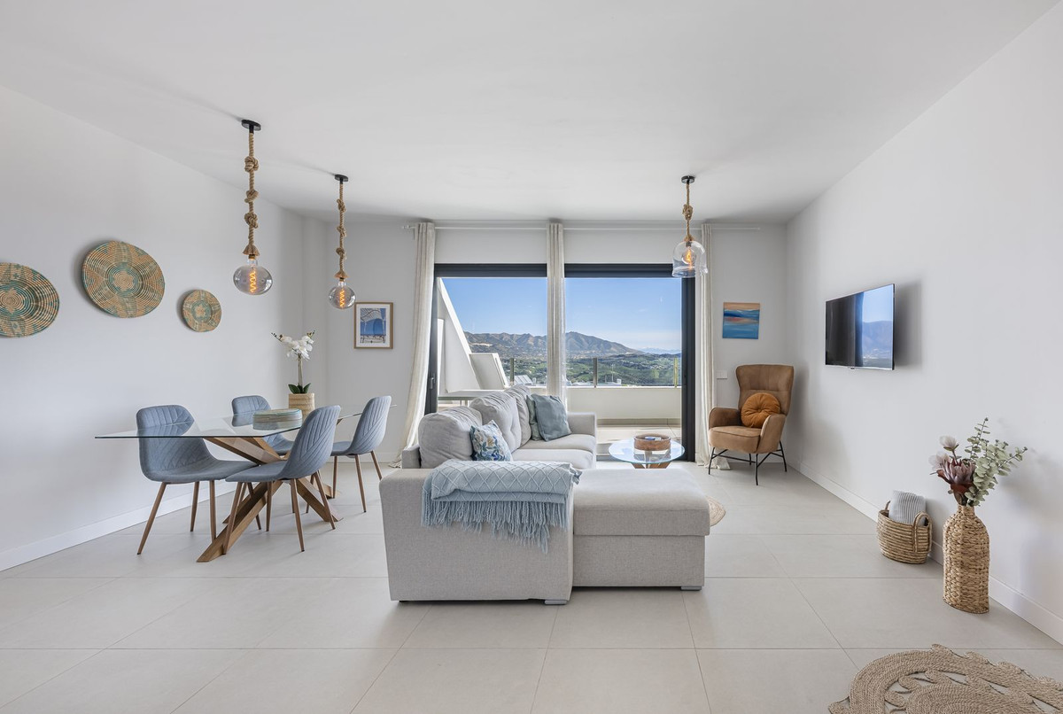 2 bedroom Apartments for sale in La Cala de Mijas – R5309245
