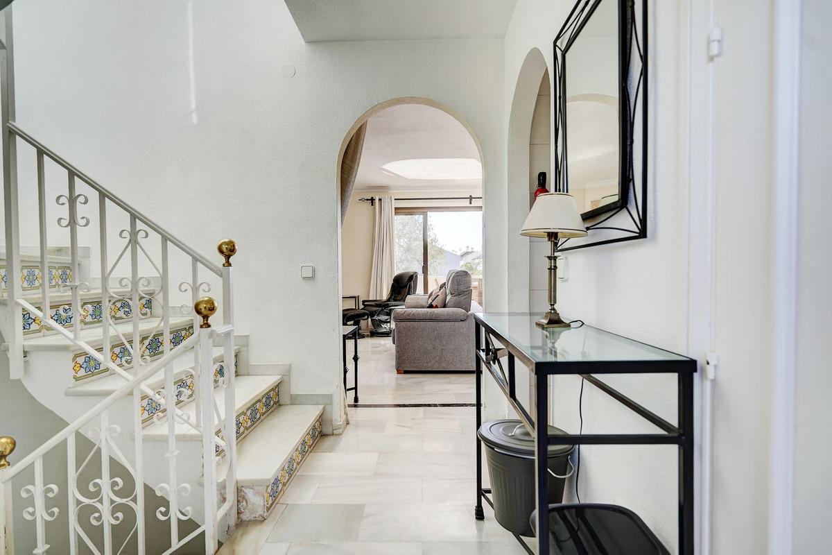 2 bedroom Penthouses for sale in Calahonda – R5302774