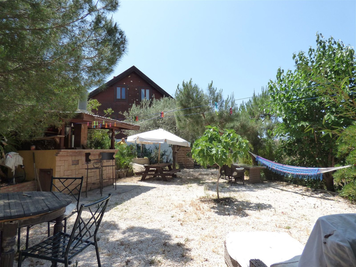 6 bedroom Villas for sale in Mijas – R5306743