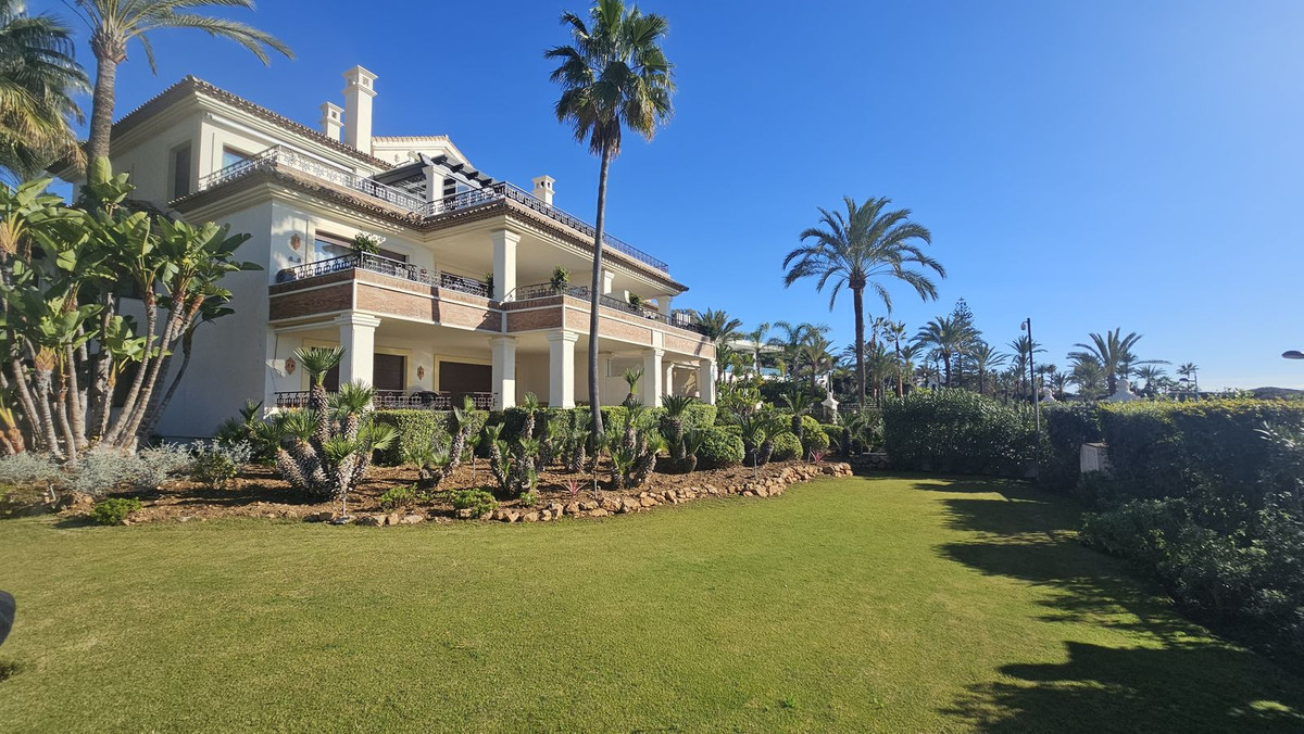 3 bedroom Apartments for sale in Los Monteros – R5293915