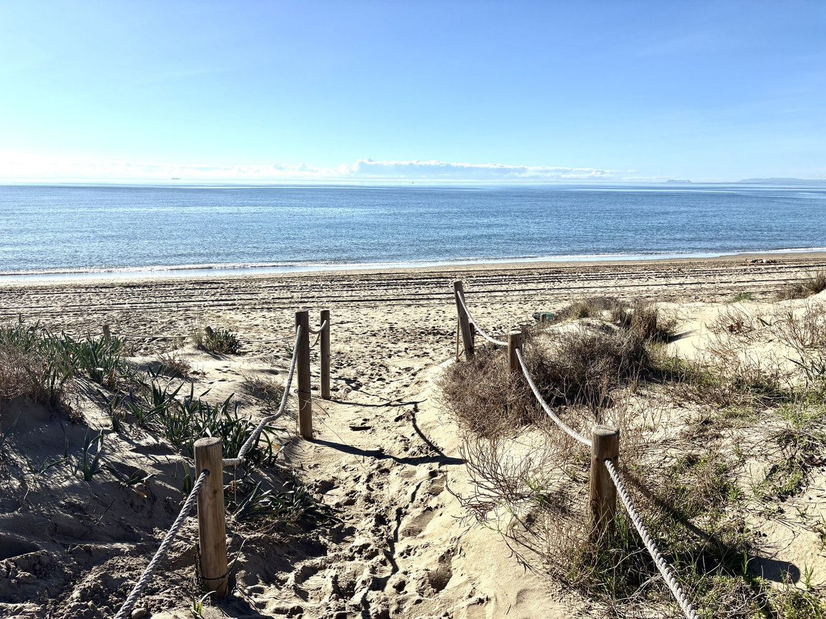 3 bedroom Apartments for sale in Los Monteros – R5293915