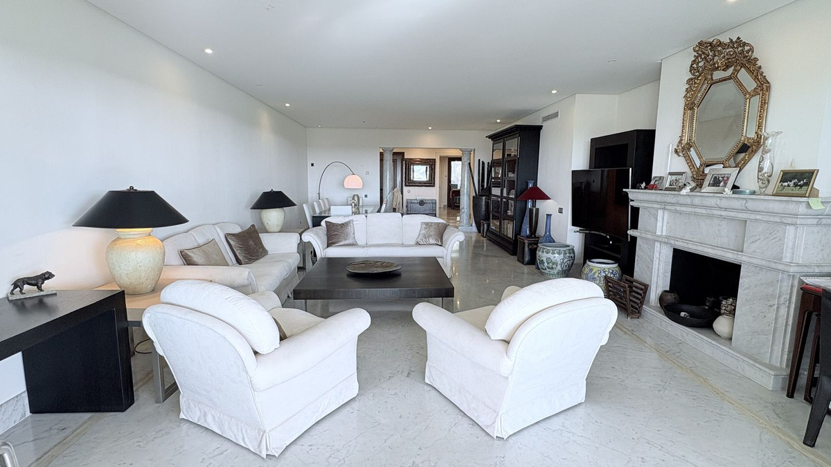 3 bedroom Apartments for sale in Los Monteros – R5293915