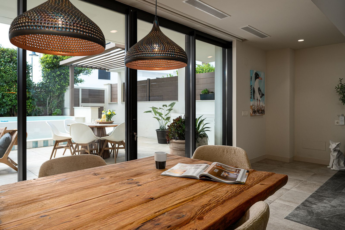 Adosados de 4 dormitorios en venta en La Cala de Mijas – R5298115