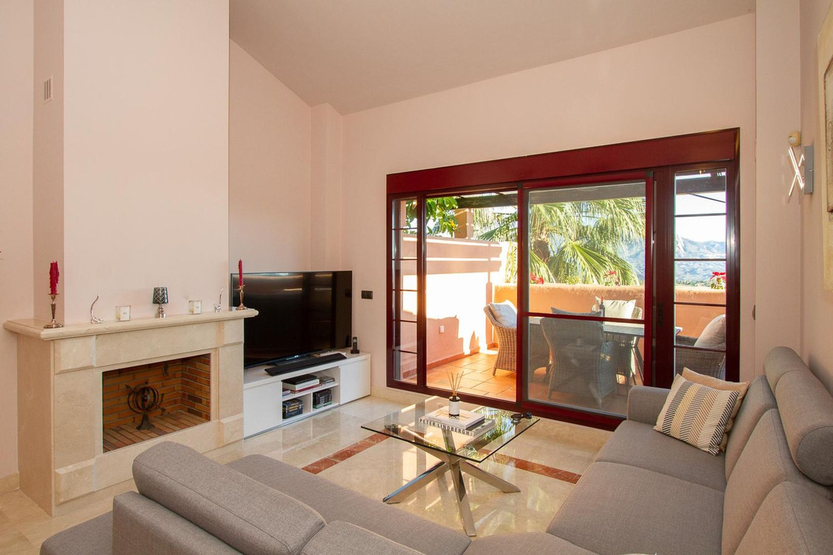 3 bedroom Apartments for sale in La Mairena – R5295709