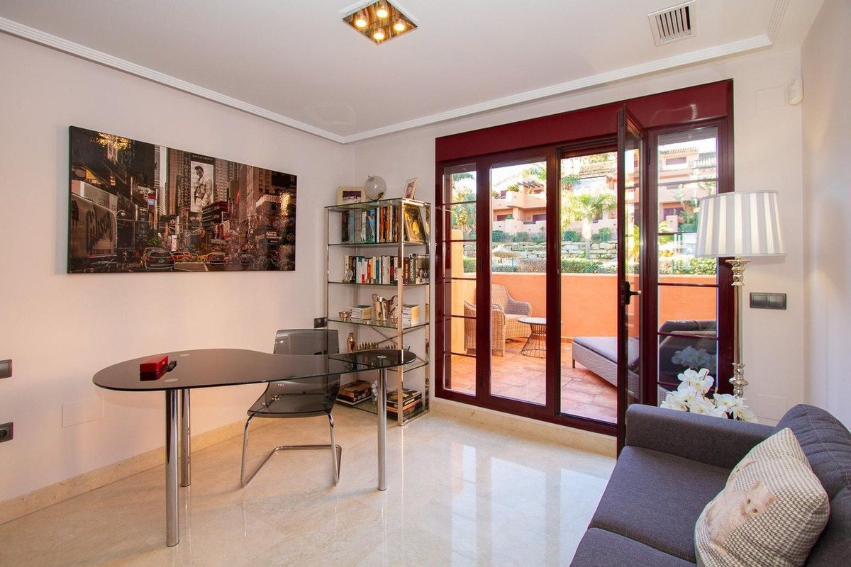 3 bedroom Apartments for sale in La Mairena – R5295709