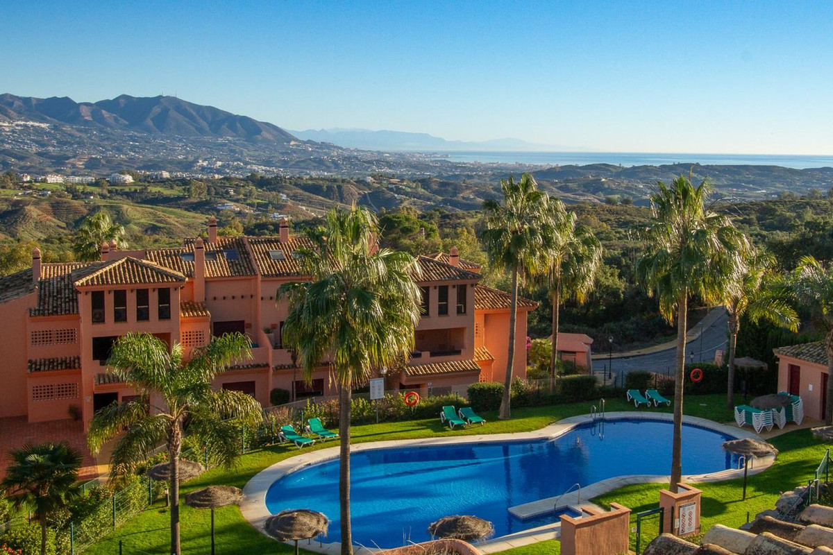 3 bedroom Apartments for sale in La Mairena – R5295709