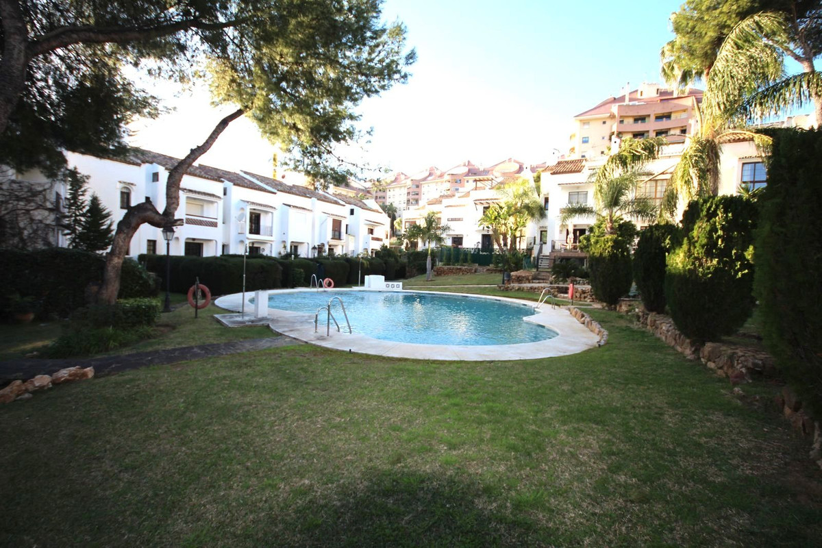 5 bedroom Townhouses for sale in Marbella – R5325409
