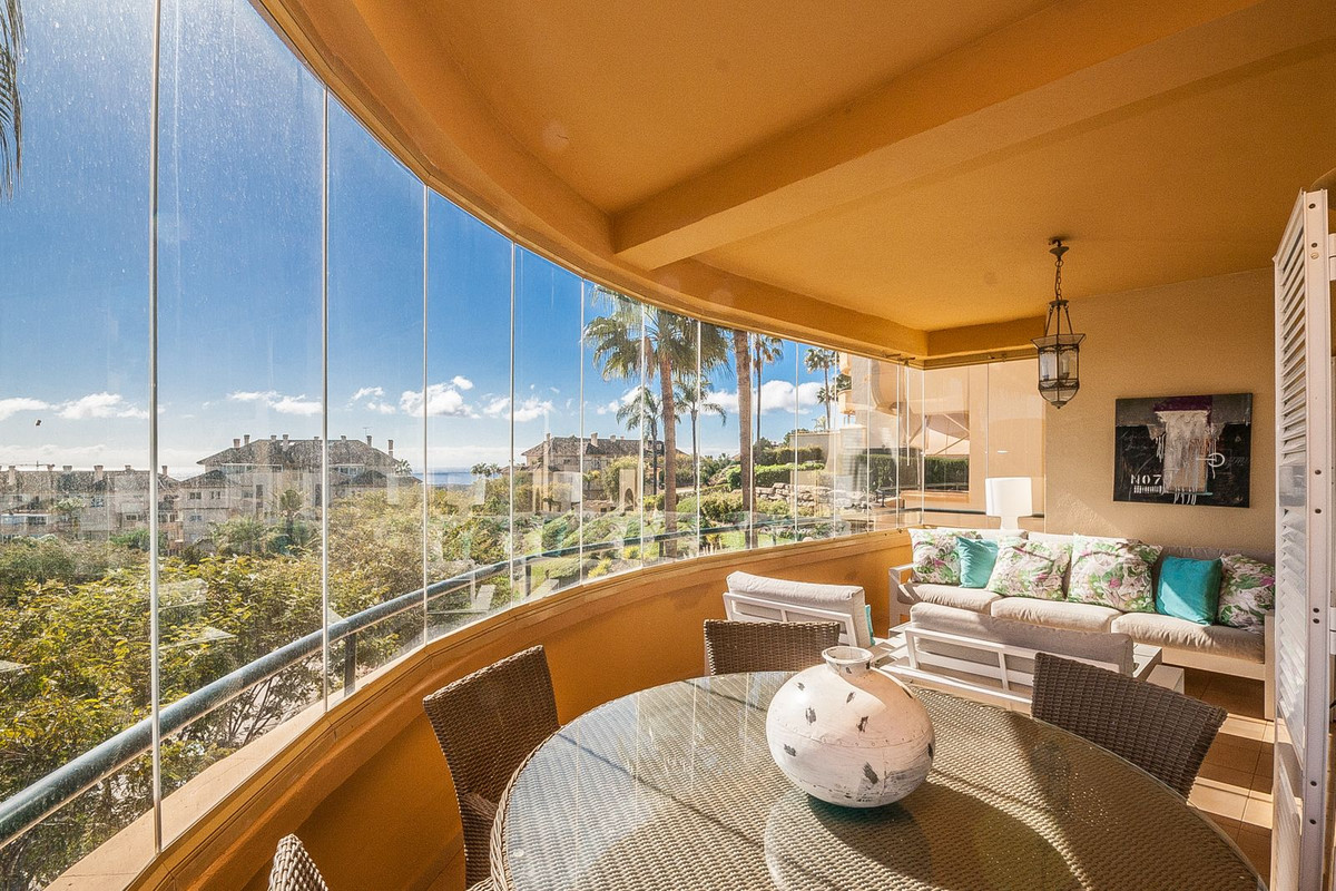 3 bedroom Apartments for sale in Elviria Hills – R5318860