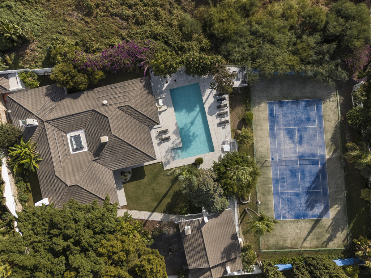 5 bedroom Villas for sale in Marbella – R5299393