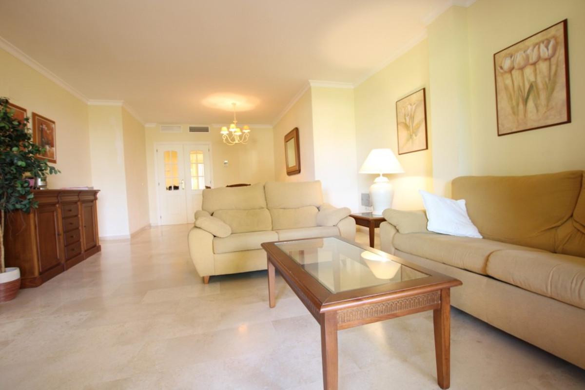 Apartamentos de 2 dormitorios en venta en Elviria – R5325196