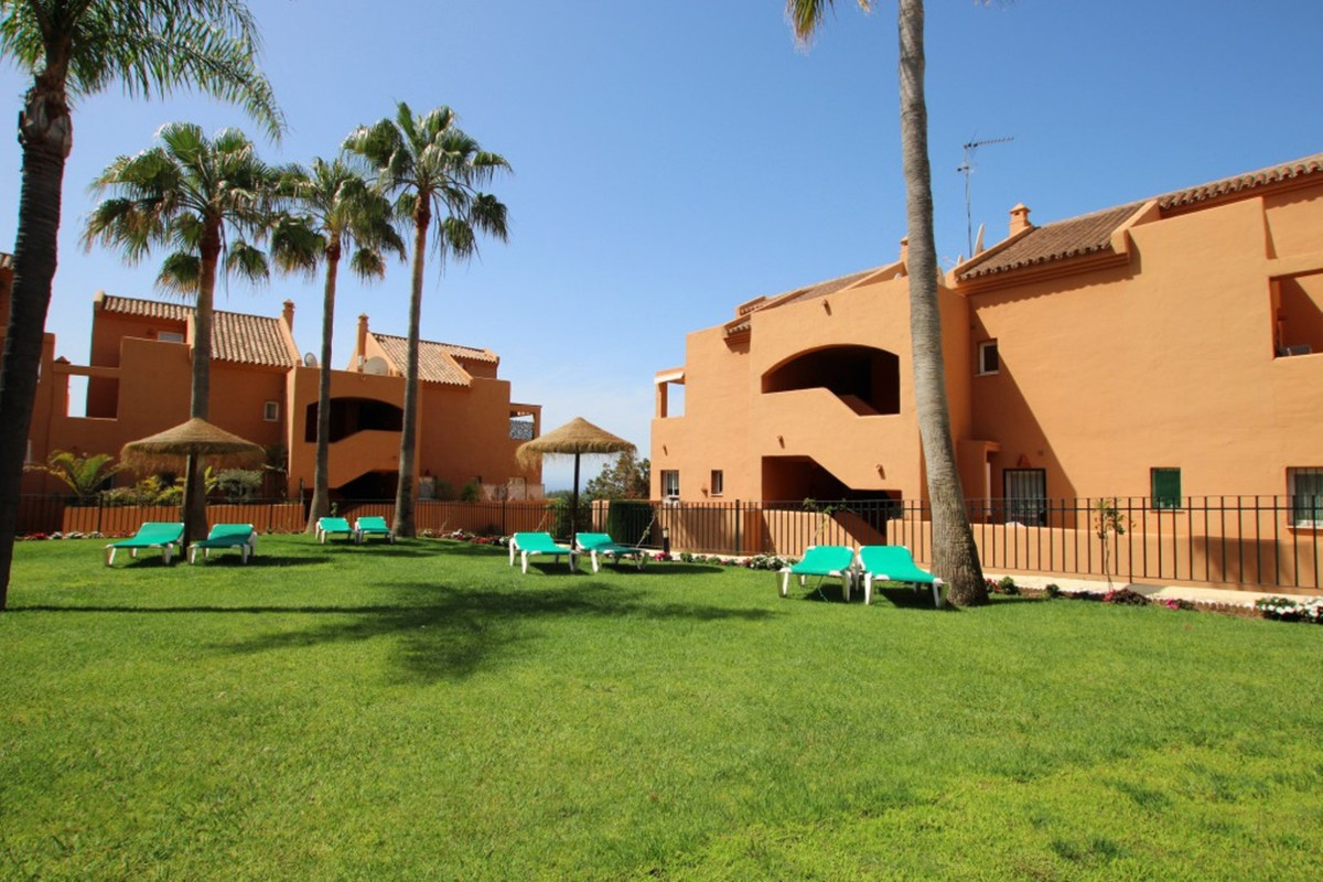 Apartamentos de 2 dormitorios en venta en Elviria – R5325196