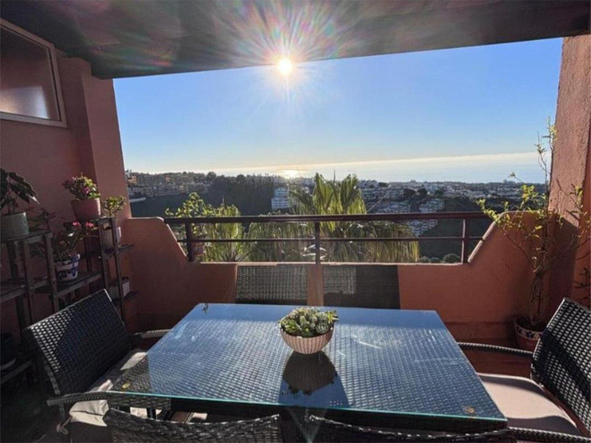 Apartamentos de 2 dormitorios en venta en Calahonda – R5318200