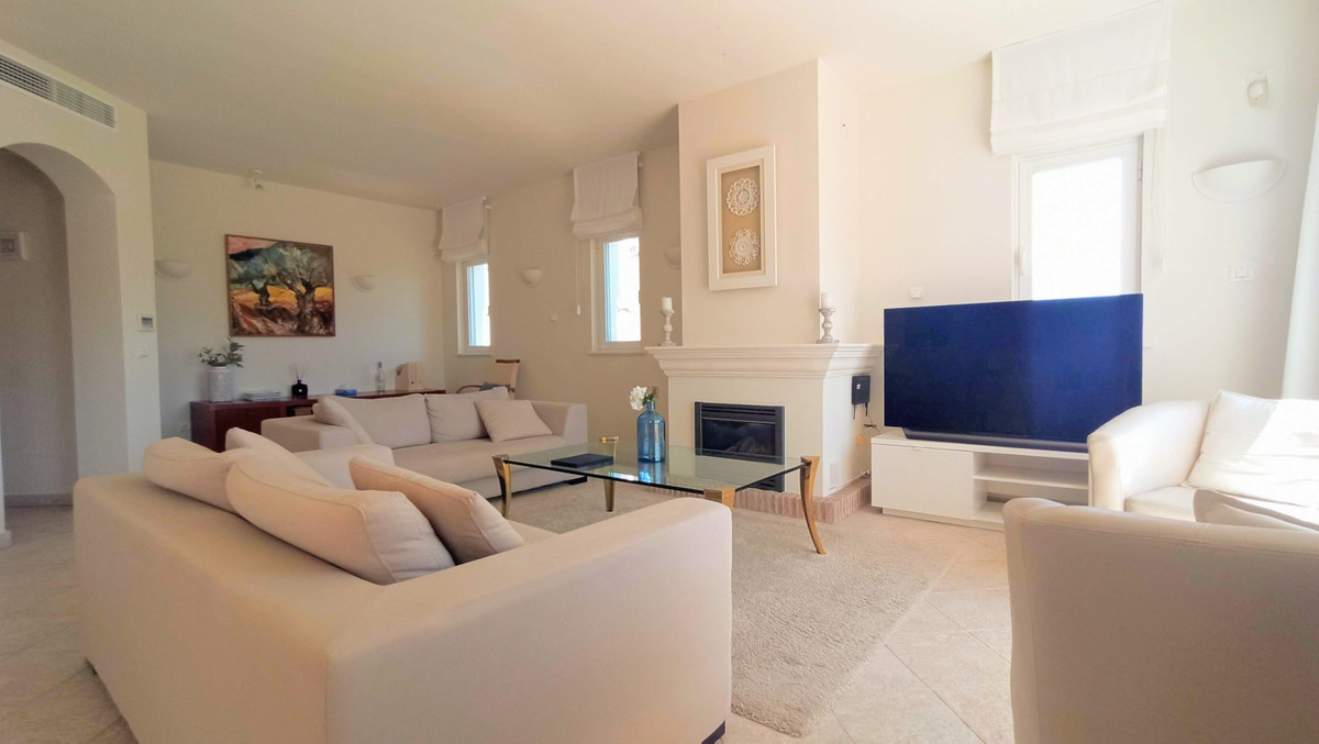 2 bedroom Penthouses for sale in Miraflores – R5318863