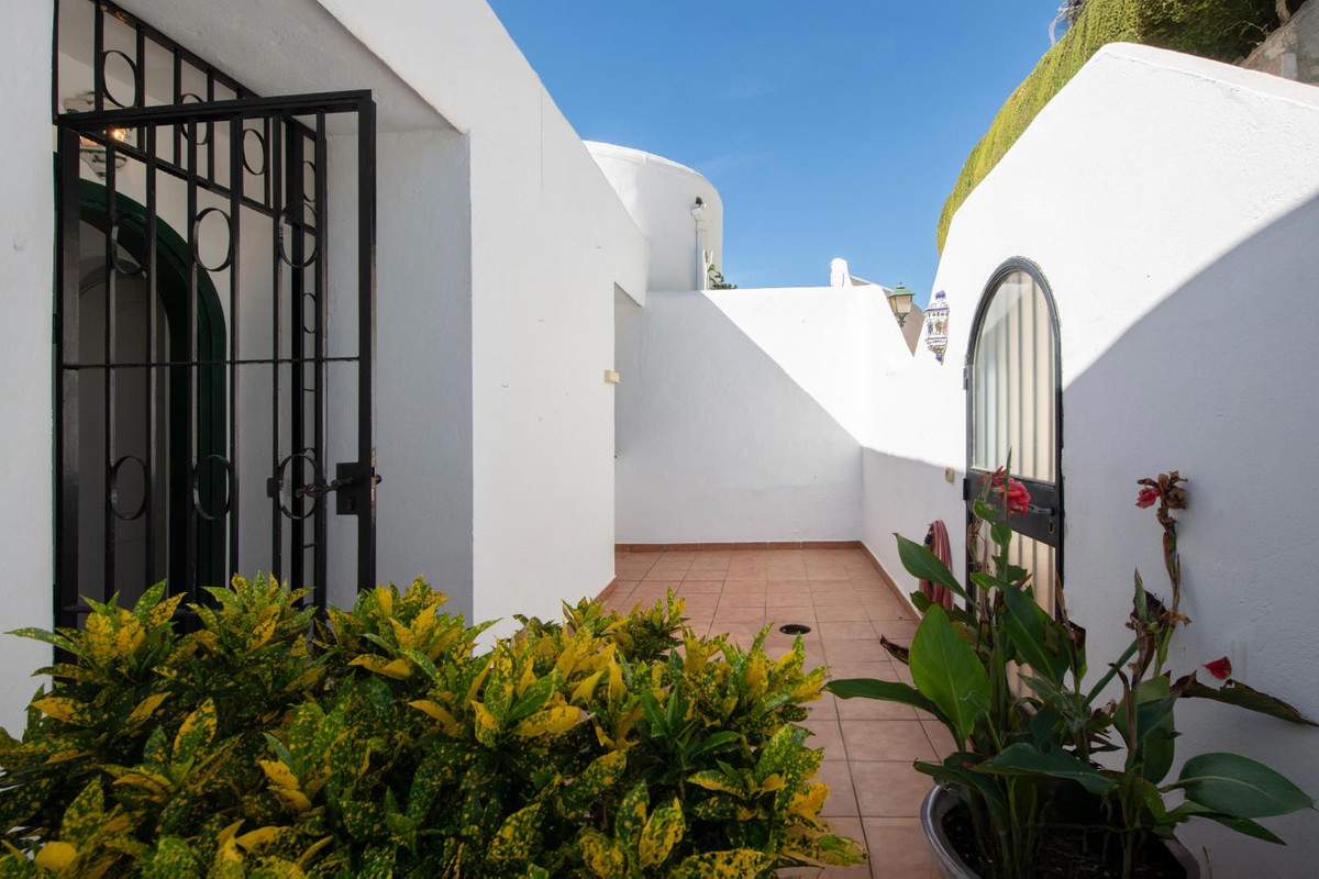 2 bedroom Townhouses for sale in Marbella – R5324443