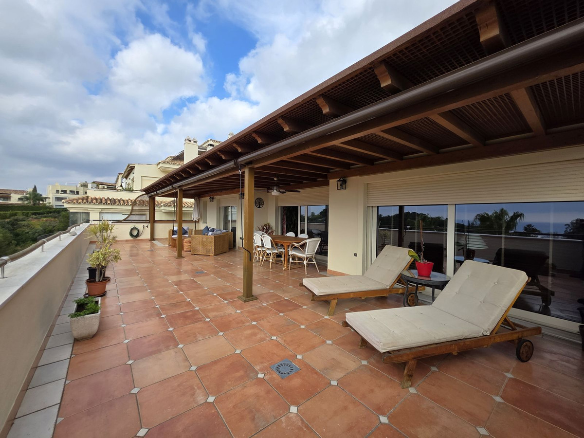 4 bedroom Apartments for sale in Sierra Blanca – R5316712