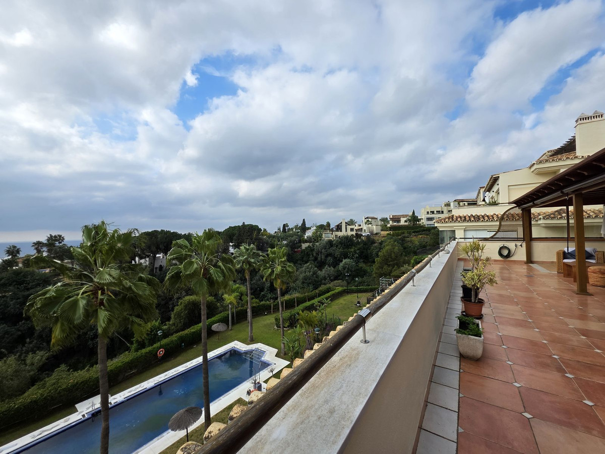 4 bedroom Apartments for sale in Sierra Blanca – R5316712