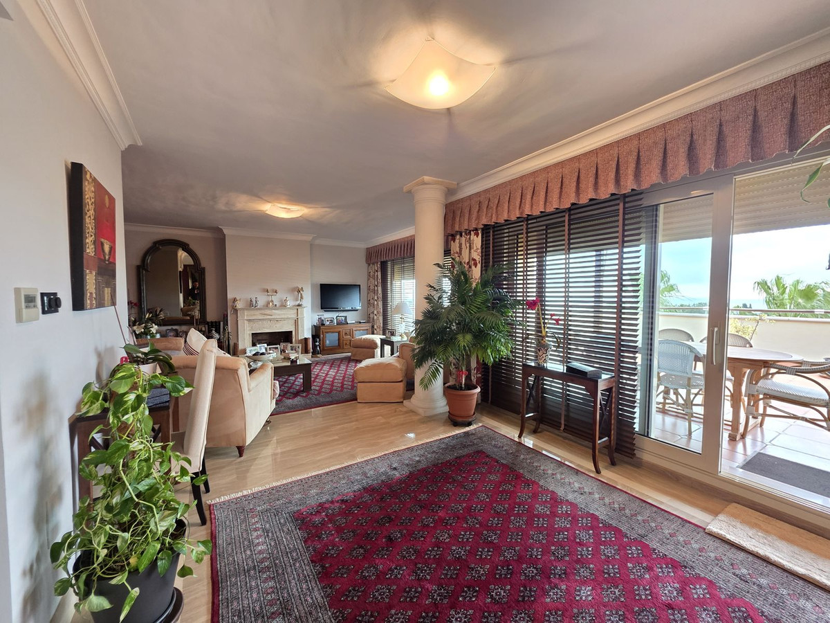 4 bedroom Apartments for sale in Sierra Blanca – R5316712