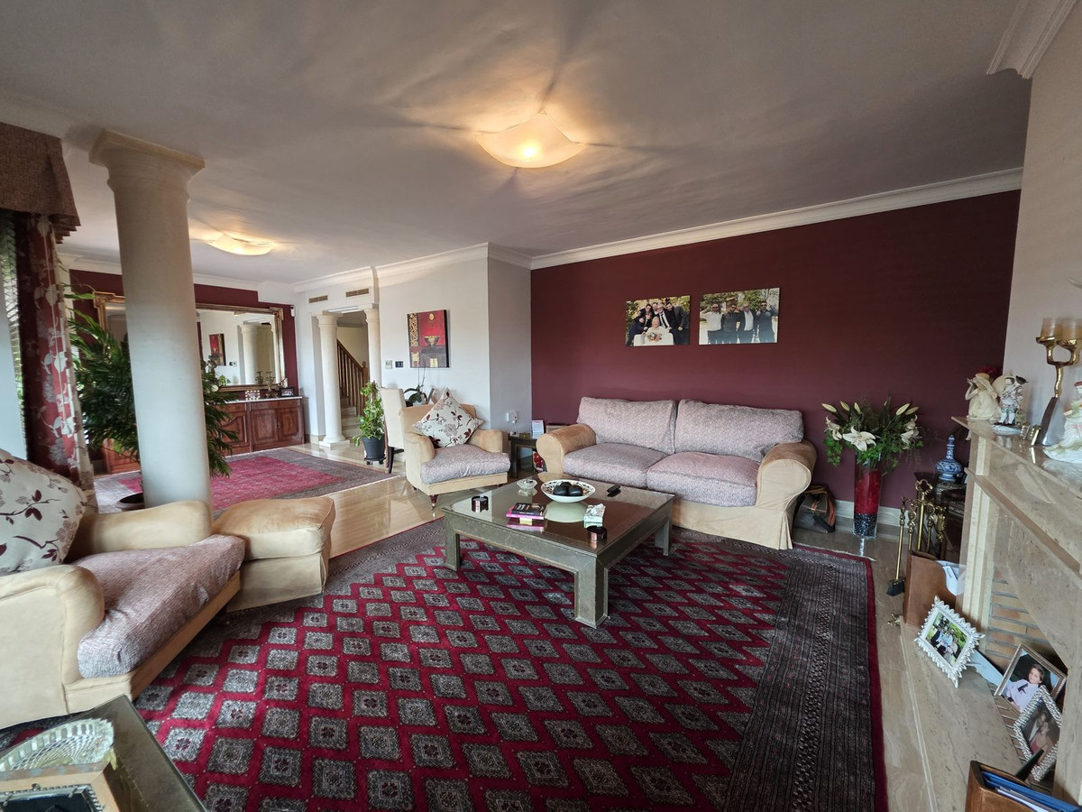 4 bedroom Apartments for sale in Sierra Blanca – R5316712