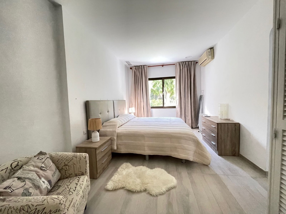 1 bedroom Apartments for sale in Las Brisas – R5288785