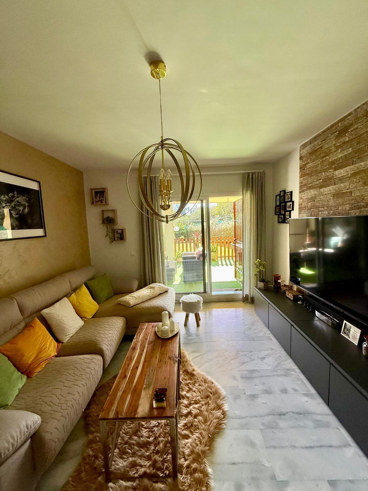 2 bedroom Apartments for sale in Marbella – R5314411