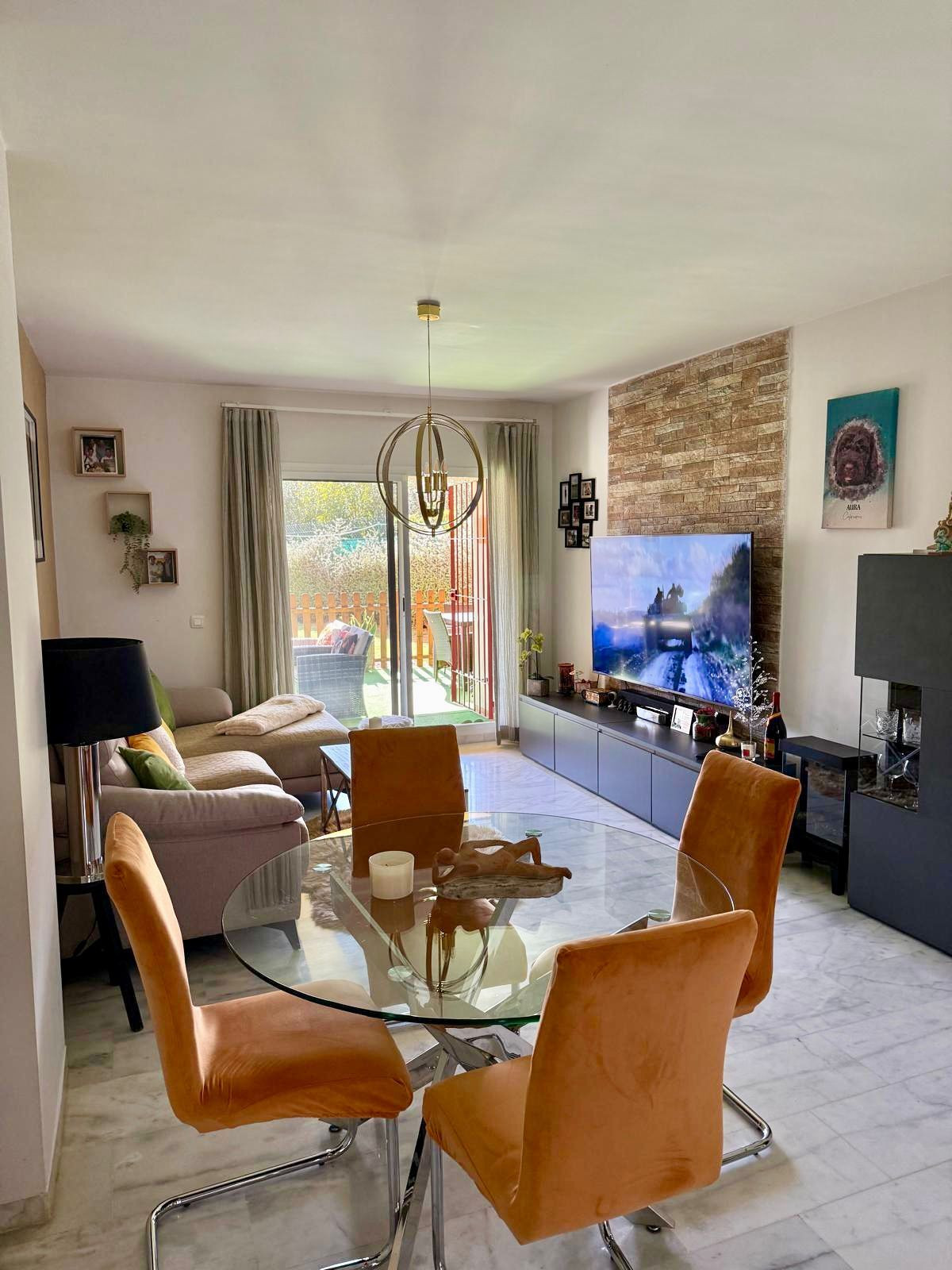 2 bedroom Apartments for sale in Marbella – R5314411