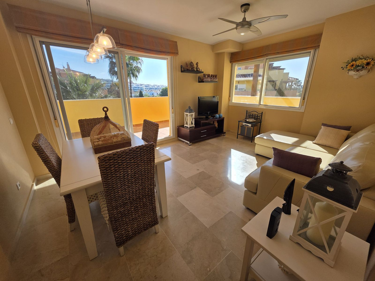 2 bedroom Apartments for sale in La Cala de Mijas – R5322328