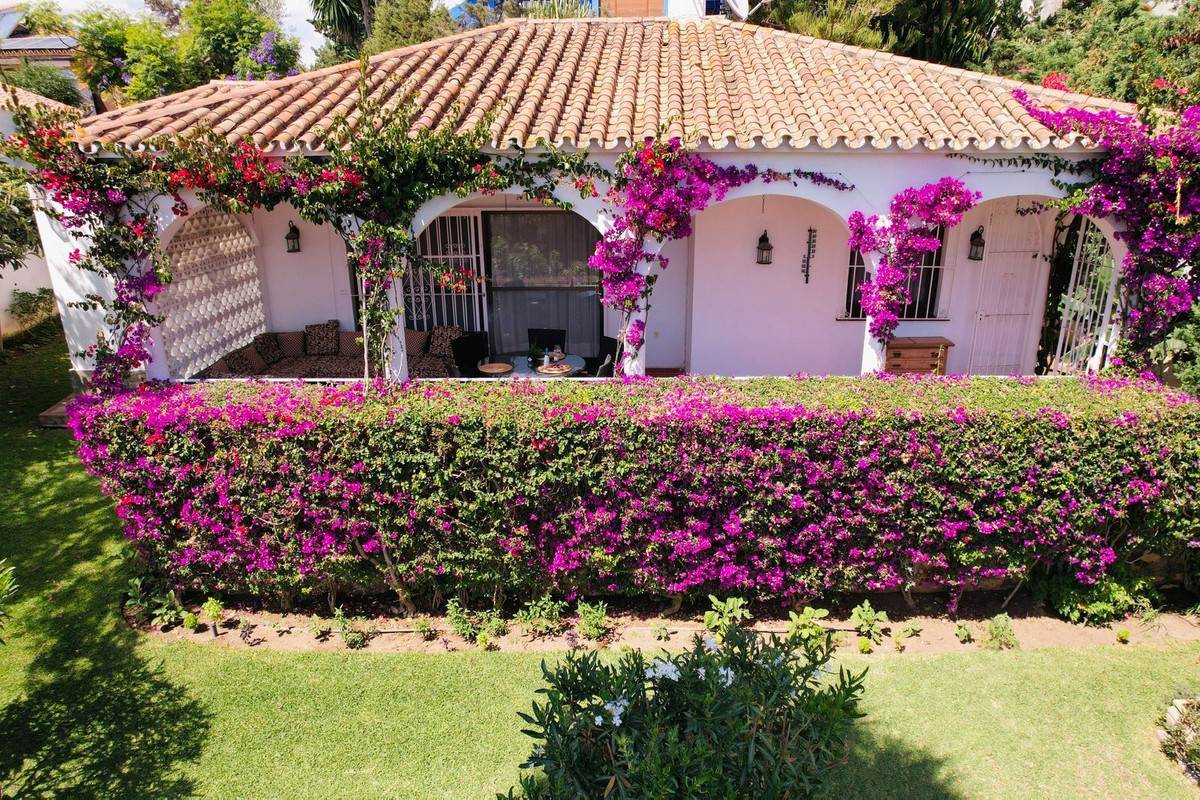 3 bedroom Villas for sale in Marbesa – R5314873