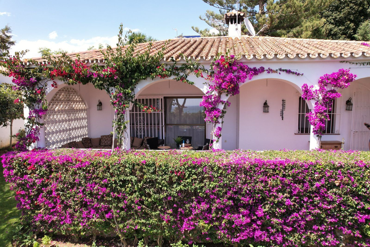 3 bedroom Villas for sale in Marbesa – R5314873