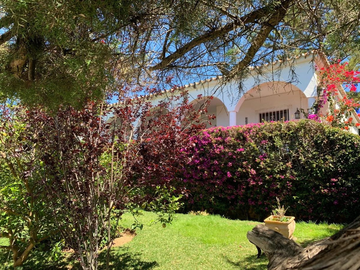 3 bedroom Villas for sale in Marbesa – R5314873