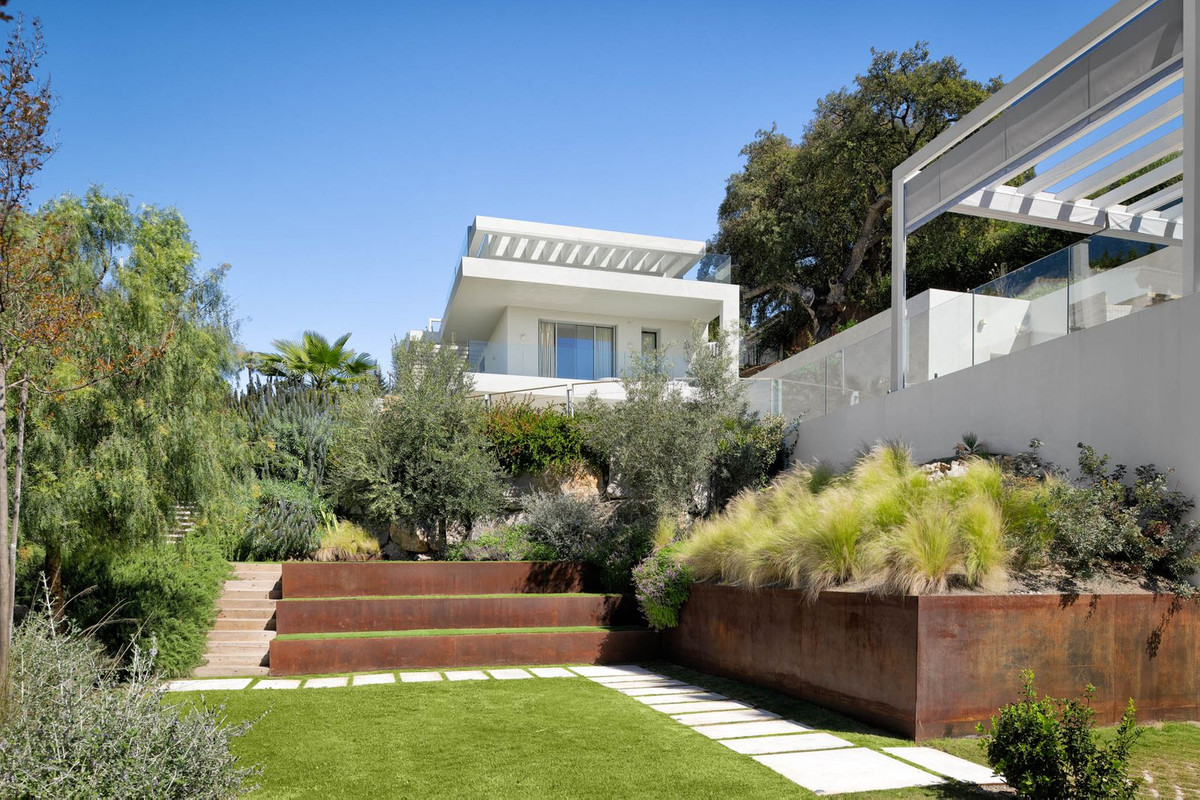 5 bedroom Villas for sale in Elviria – R5298304