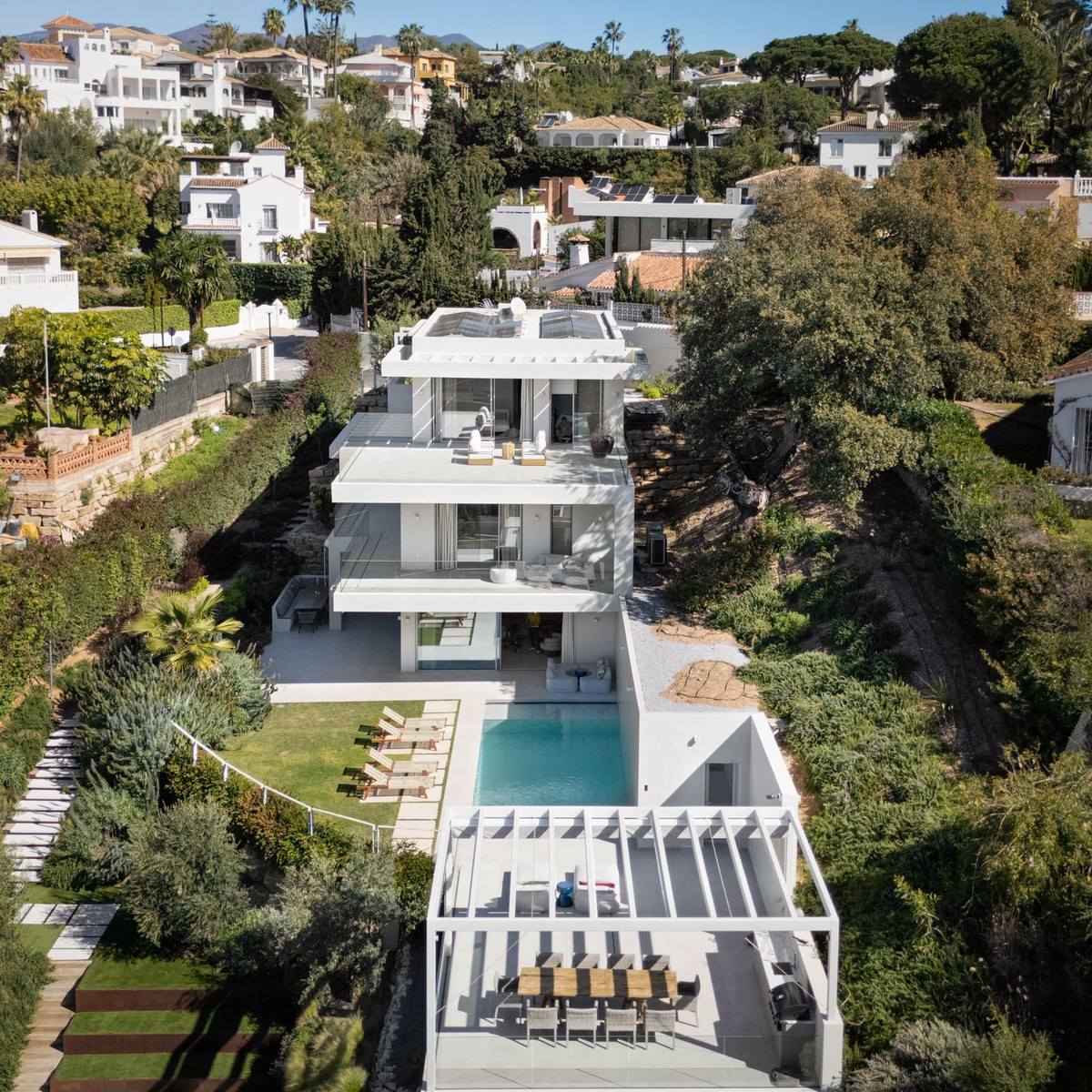 5 bedroom Villas for sale in Elviria – R5298304