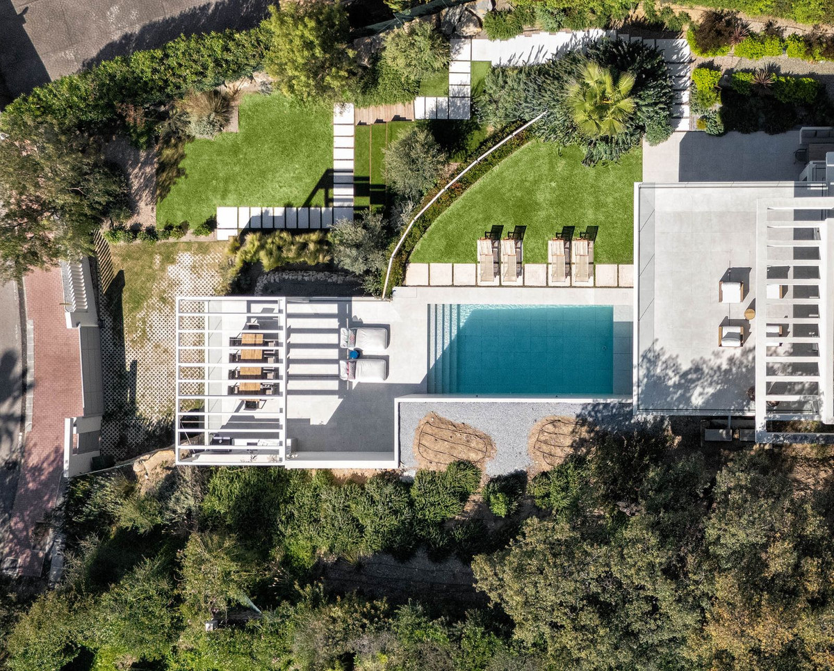 5 bedroom Villas for sale in Elviria – R5298304