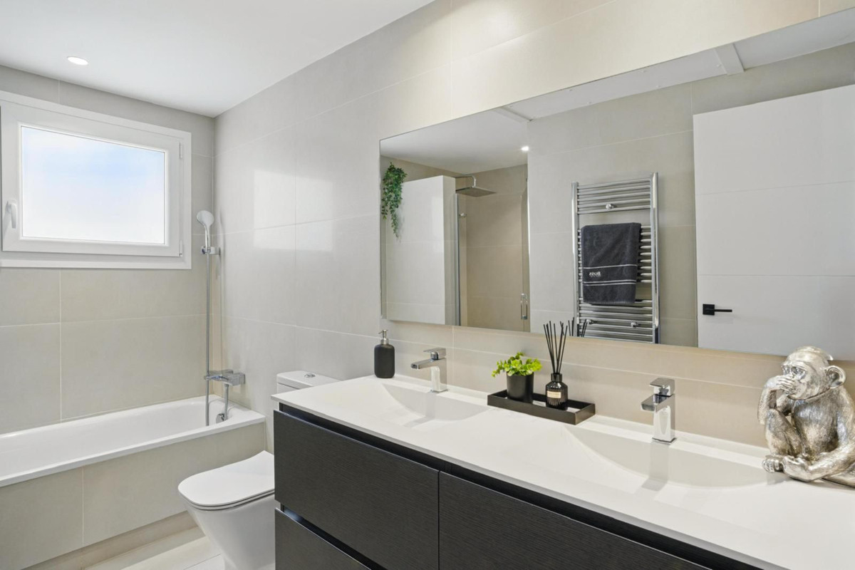 Villas de 4 dormitorios en venta en La Cala de Mijas – R5023474