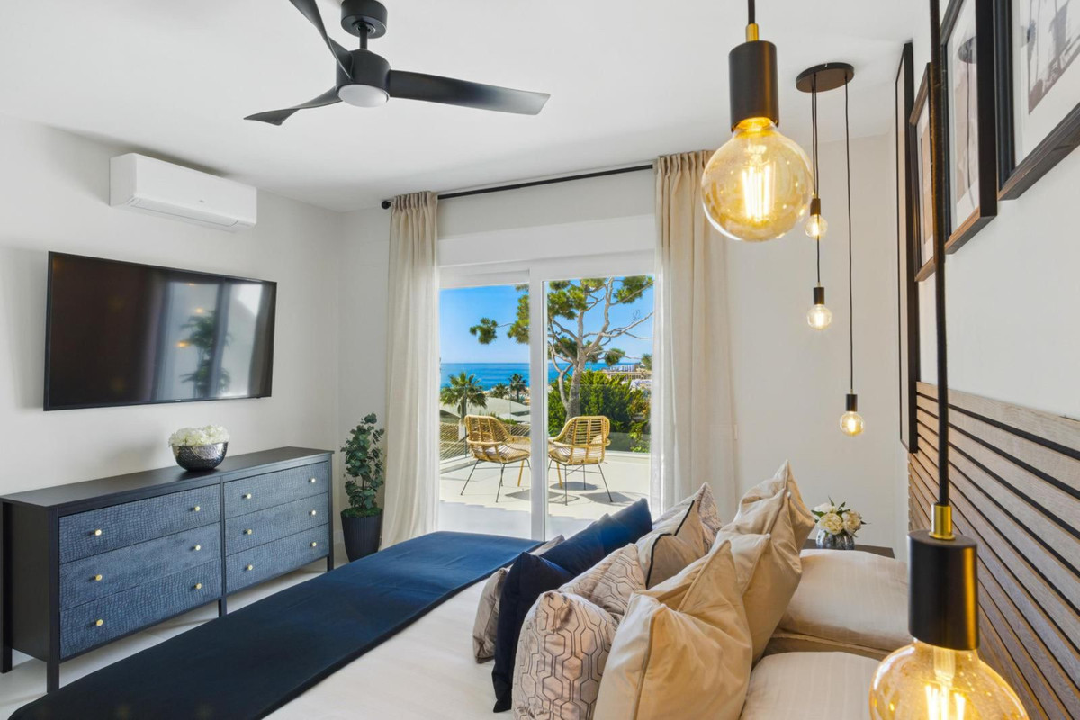 Villas de 4 dormitorios en venta en La Cala de Mijas – R5023474